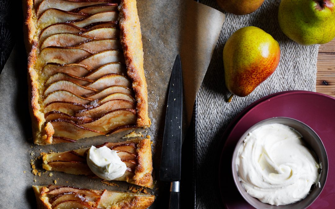 Pear tart with macadamias
